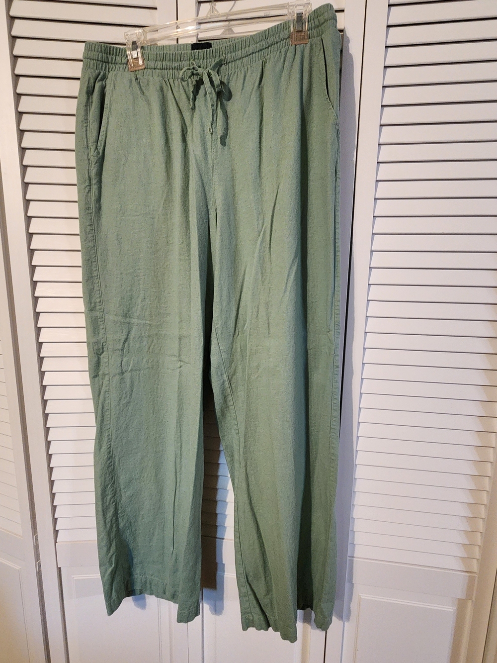 GAP Wide-Leg Drawstring Pants in Sage Green